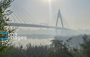 آلودگی هوا باعث به تاخیر افتادن شروع کار مدارس و ادارات شد آلودگی هوا باعث به تاخیر افتادن شروع کار مدارس و ادارات شد