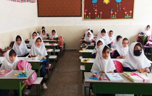 با دانش آموزان با هر شرایطی که دارند باید همکاری شود تا هیچ دانش آموزی از تحصیل جا نماند