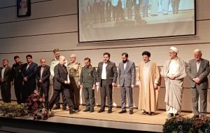 در حل مشکلات مردم از ظرفیت نخبگان و خرد جمعی استفاده خواهد شد و هرچه وحدت بیشتری داشته باشیم شهر موفق تری خواهیم داشت