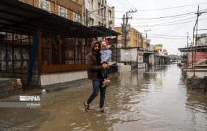 شهروندان با توجه به بارندگی های اخیر در صورت هرگونه آبگرفتگی با ستاد بحران همکاری لازم را داشته باشند