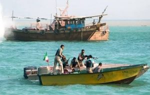 کشف محموله ی سوخت قاچاق به ارزش بالغ بر یکصد میلیارد ریال در آب های خلیج فارس